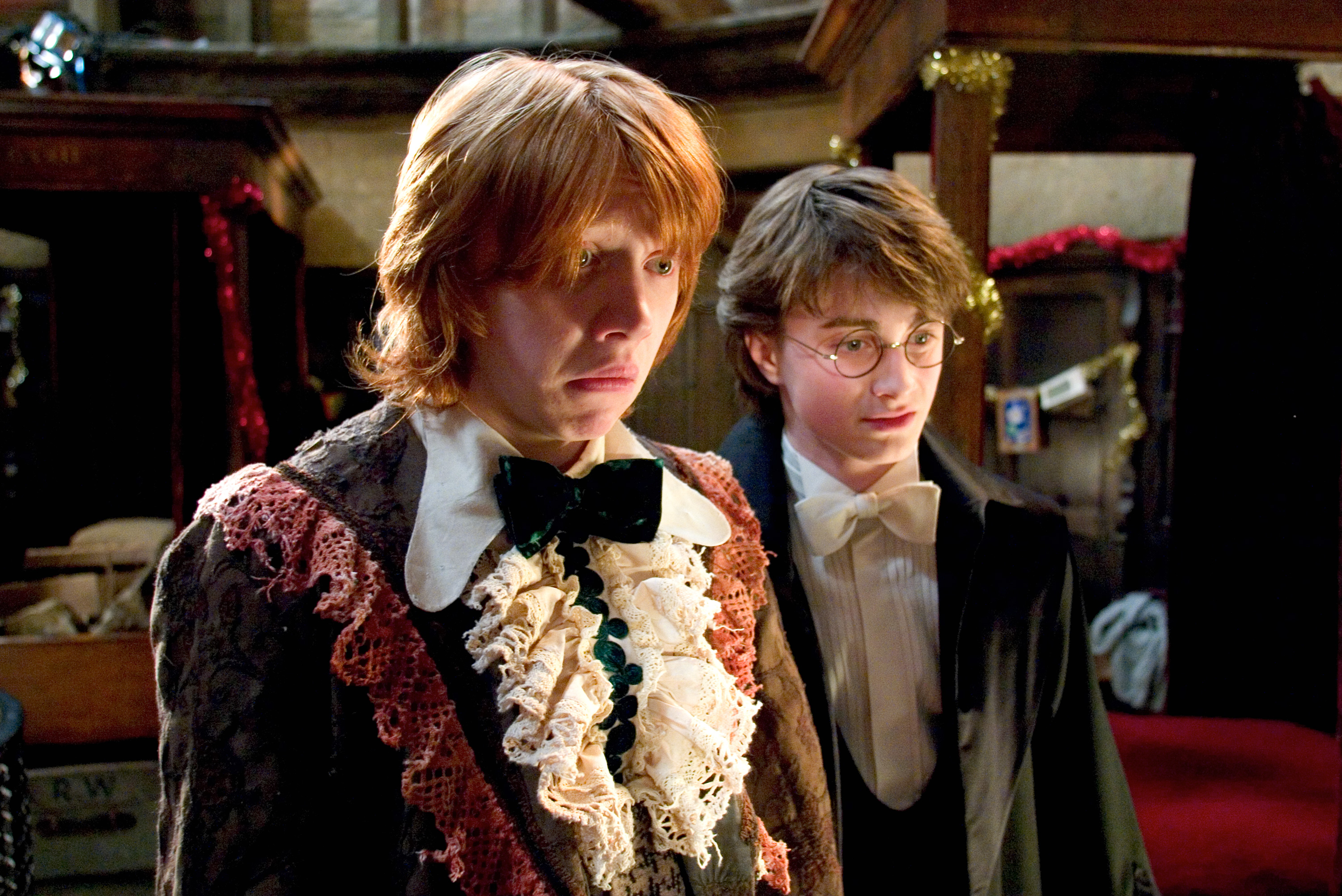 HP-F4-ron-dress-robes-harry