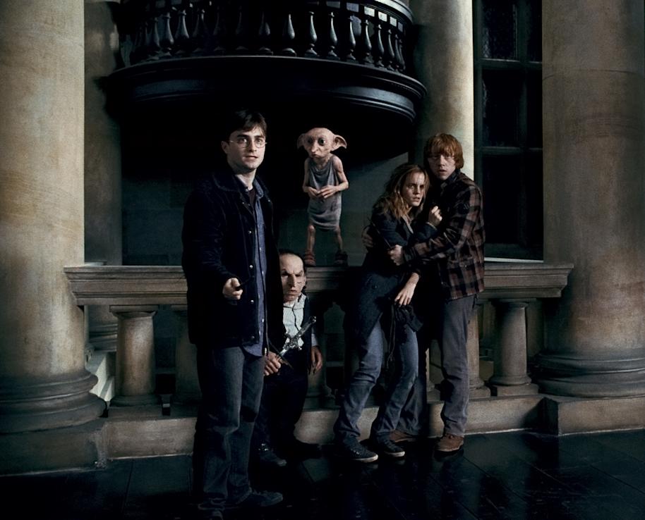 PMARCHIVE-WB F7 MalfoyManor HarryGriphookDobbyHermioneAndRonAtMalfoyManor HP7-1-FP-0676c 53Yw2LZr3Wi4QmcKggeoWi-b7