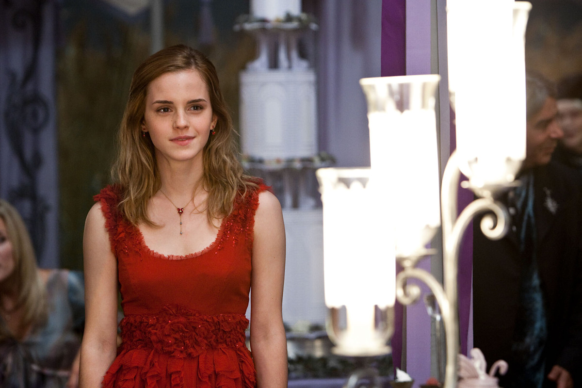 hermione red dress Unpopular Opinion: looked better in Bill & Fleur's wedding than in Yule Ball : r/harrypotter Straight Neckline Hermione Yule Ball Dress for