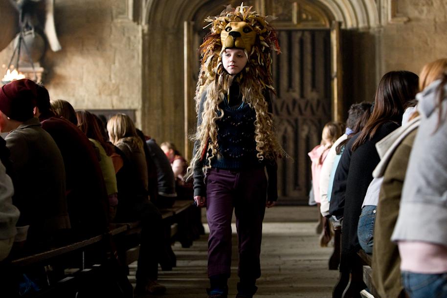 WB-HP-F6-half-blood-prince-luna-lion-hat-quidditch-gryffindor-support