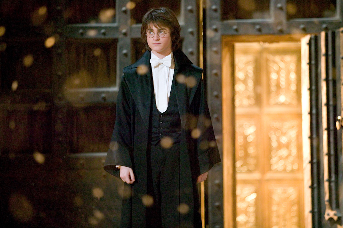 Harry Potter | Everything you need to know about the Yule Ball | Wizarding World Harry Potter | Everything you need to know about the Yule Ball | Wizarding World