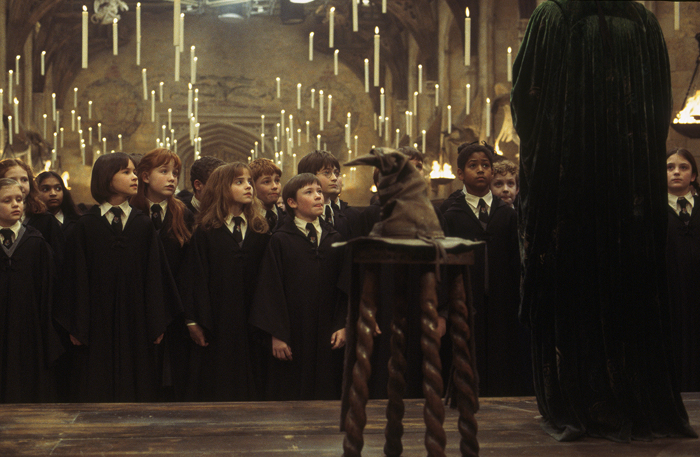 HP-F1-sorting-ceremony-students-great-hall-web-landscape