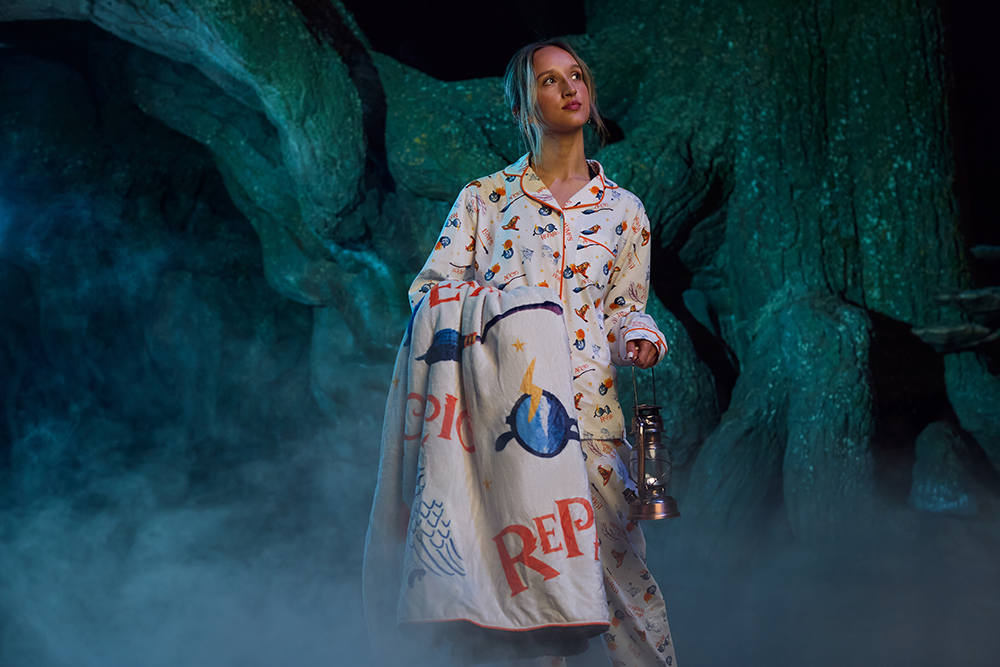 HP-sgop-pyjamas-blanket-lifestyle-halloween-guide-web