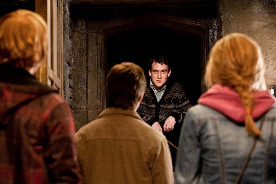 HP-F8-deathly-hallows-part-2-neville-passageway-portrait-web-landscape