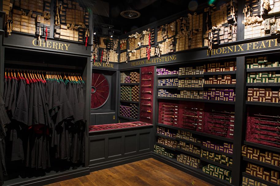 WBSTL_KingsCrossHarryPotterShop