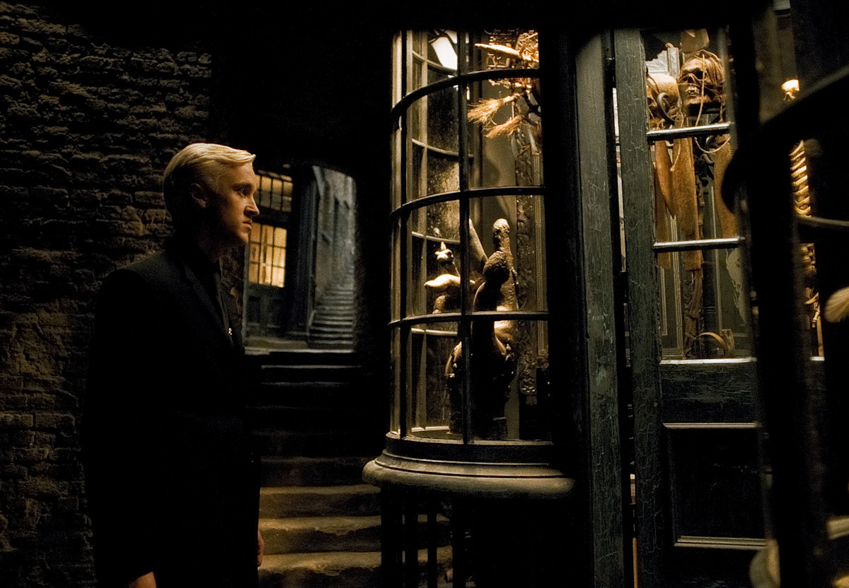 Brogin Borgin & Burkes | Official Harry Potter Encyclopedia