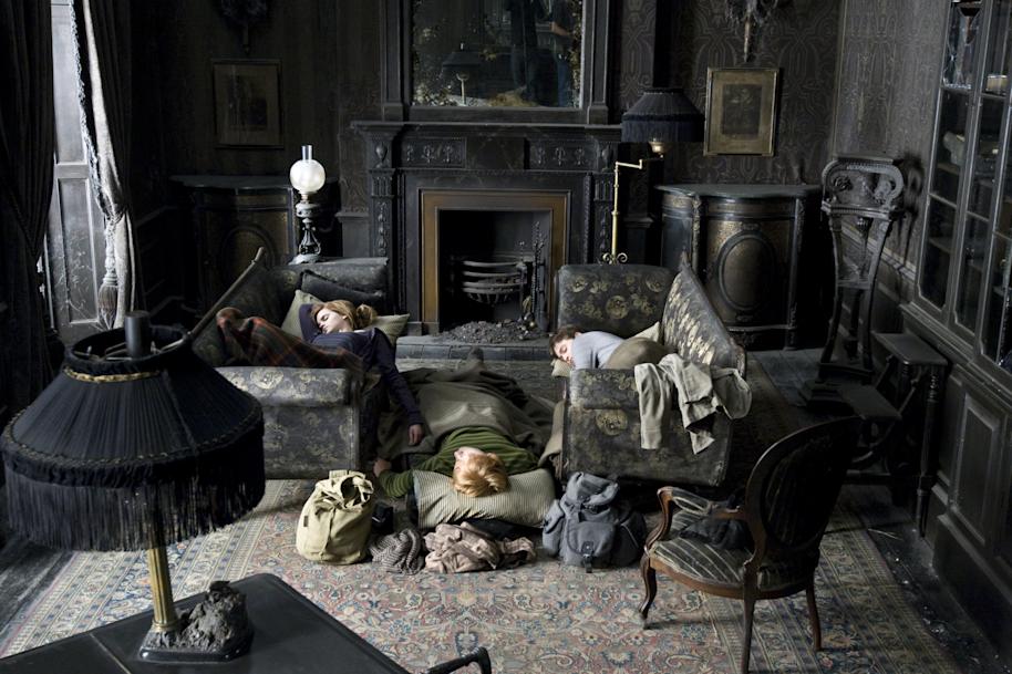 PMARCHIVE-HarryPotter WB F7 HarryRonHermioneAsleepInGrimmauldPlace Promo 080615 Land 6A9RBmQtFek0846MmSKEUm-b7