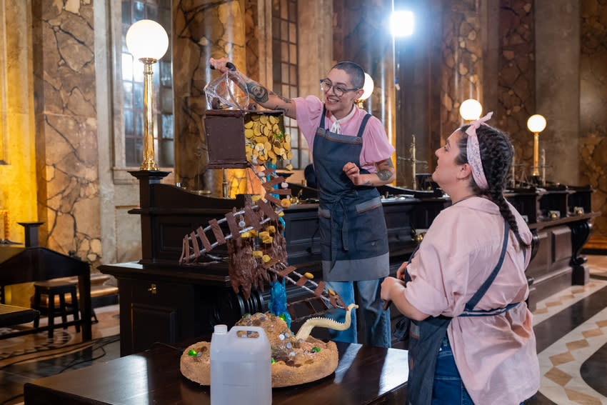 WOB-screenshot-episode-two-lisas-train-tracks-cake