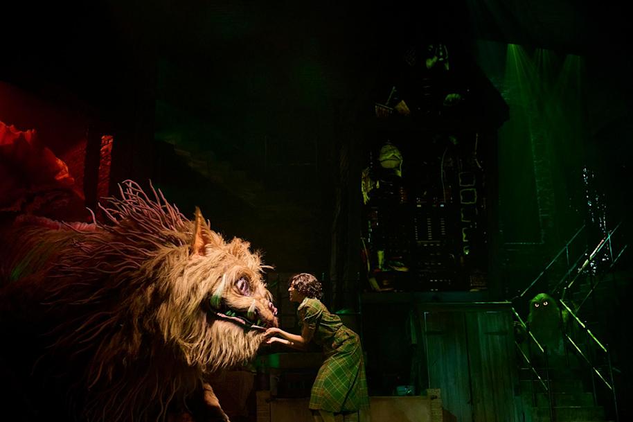 universal-wwohp-zouwou-at-circus-arcanus