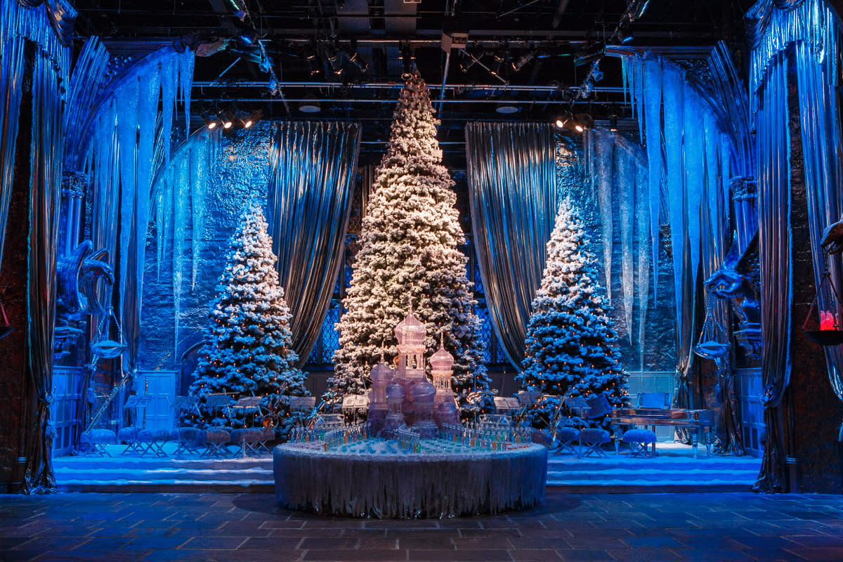 WBSTL-great-hall-christmas-yule-ball