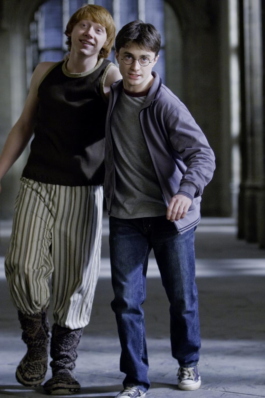 Ron helping Ron after he has taken love potion 