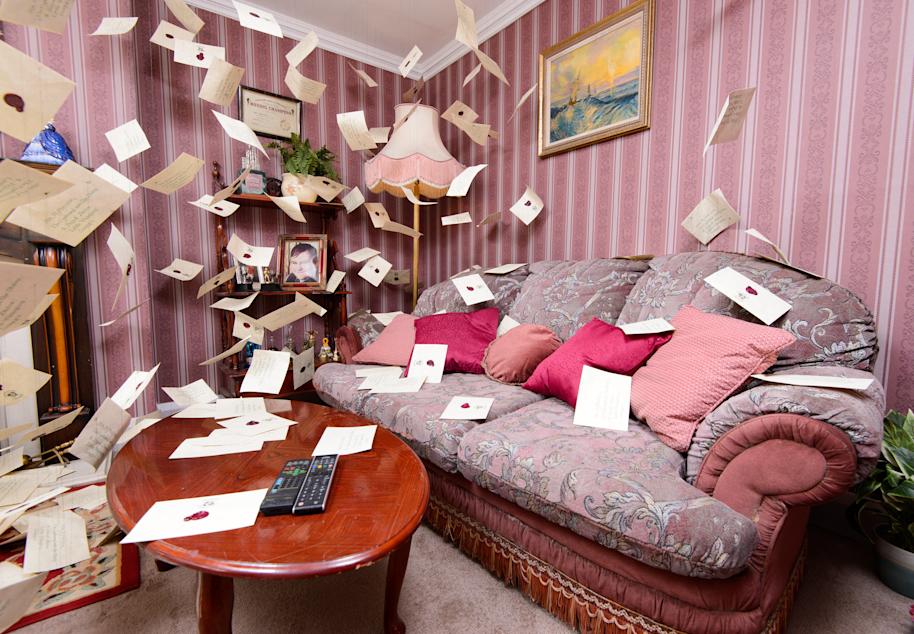 PMARCHIVE-Number four, Privet Drive living room set alt WBSTL 36rhZLBbVu0wEO0uO0OiMk-b5