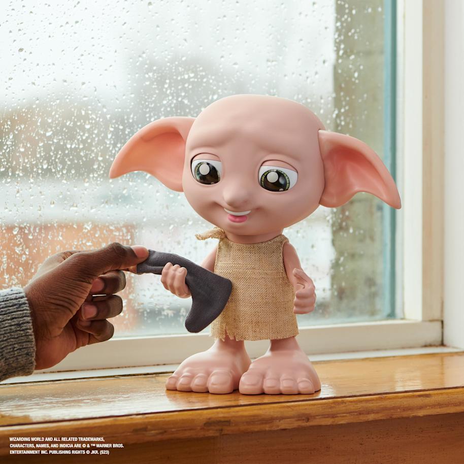 wizardingworld-gift-guide-interactive-dobby