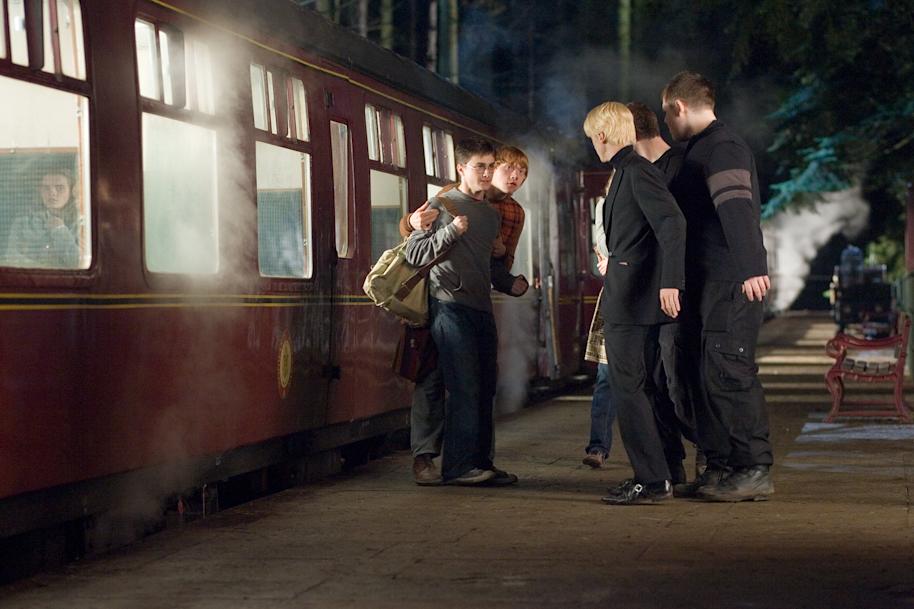 HP-F5-order-of-the-phoenix-ron-harry-draco-crabbe-goyle-fight-hogwarts-express-web-landscape