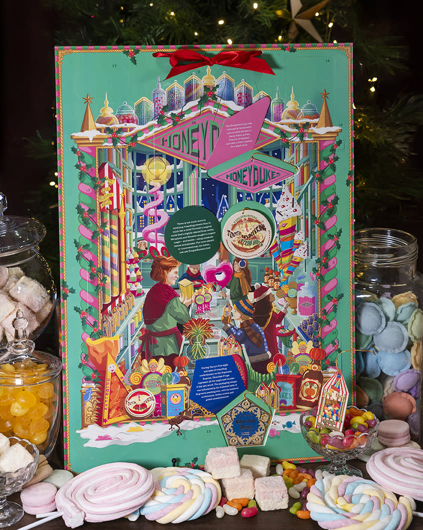 minalima-honeydukes-collection-advent-calendar-web-portrait