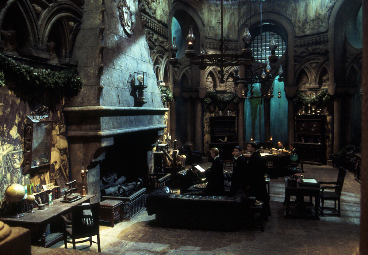 The Slytherin common room | Official Harry Potter Encyclopedia