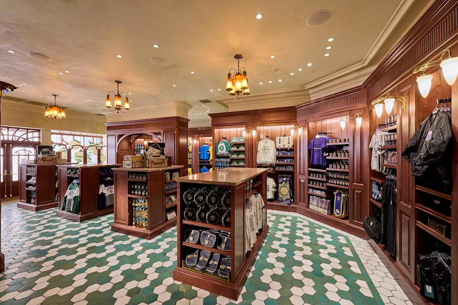 universal-wwohp-ministry-of-magic-merchandise-shop