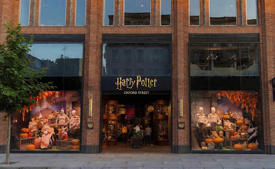 hplondon-oxford-street-exterior-front-concept-art-web-landscape
