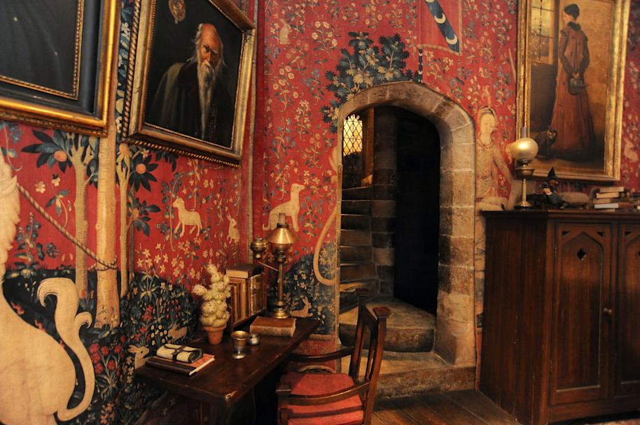 PMARCHIVE-WBSTL_PM_gryffindor_common_room_portraits_mimbulus_mimbletonia_2 from-pm-4QzzWbAAvmGq82C6IQ0CCI-b5