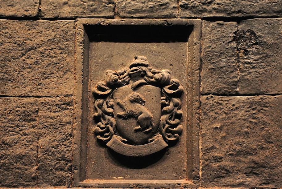 PMARCHIVE-WBSTL_PM_hufflepuff_crest_great_hall 2Z3WhS4gqcGocU8eKuSaW-b1